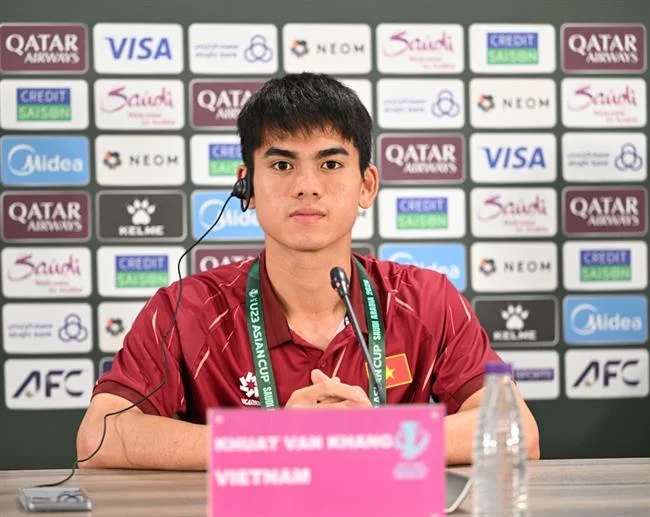 Các kênh liên hệ hỗ trợ khách hàng của 7clubs, bao gồm chat trực tuyến, email và điện thoại